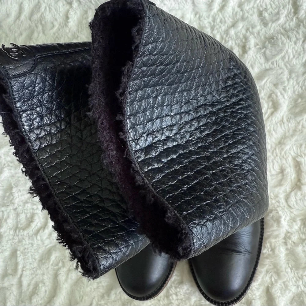 Chanel CC Logo Shearling Black Leather Boots